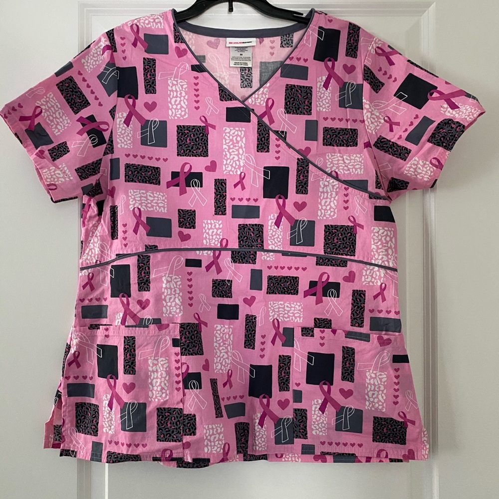 Scrub top